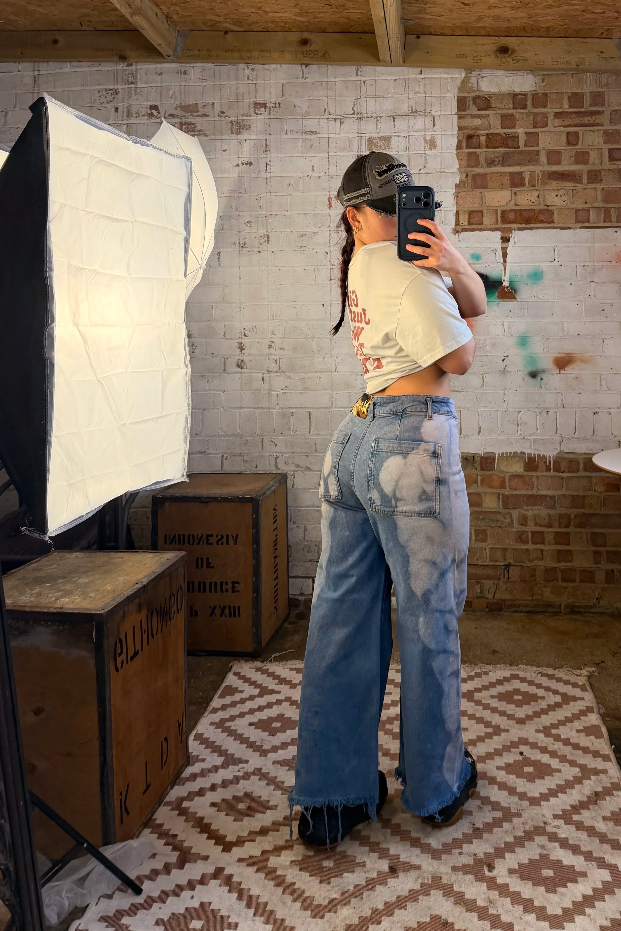 The Contrast Jean