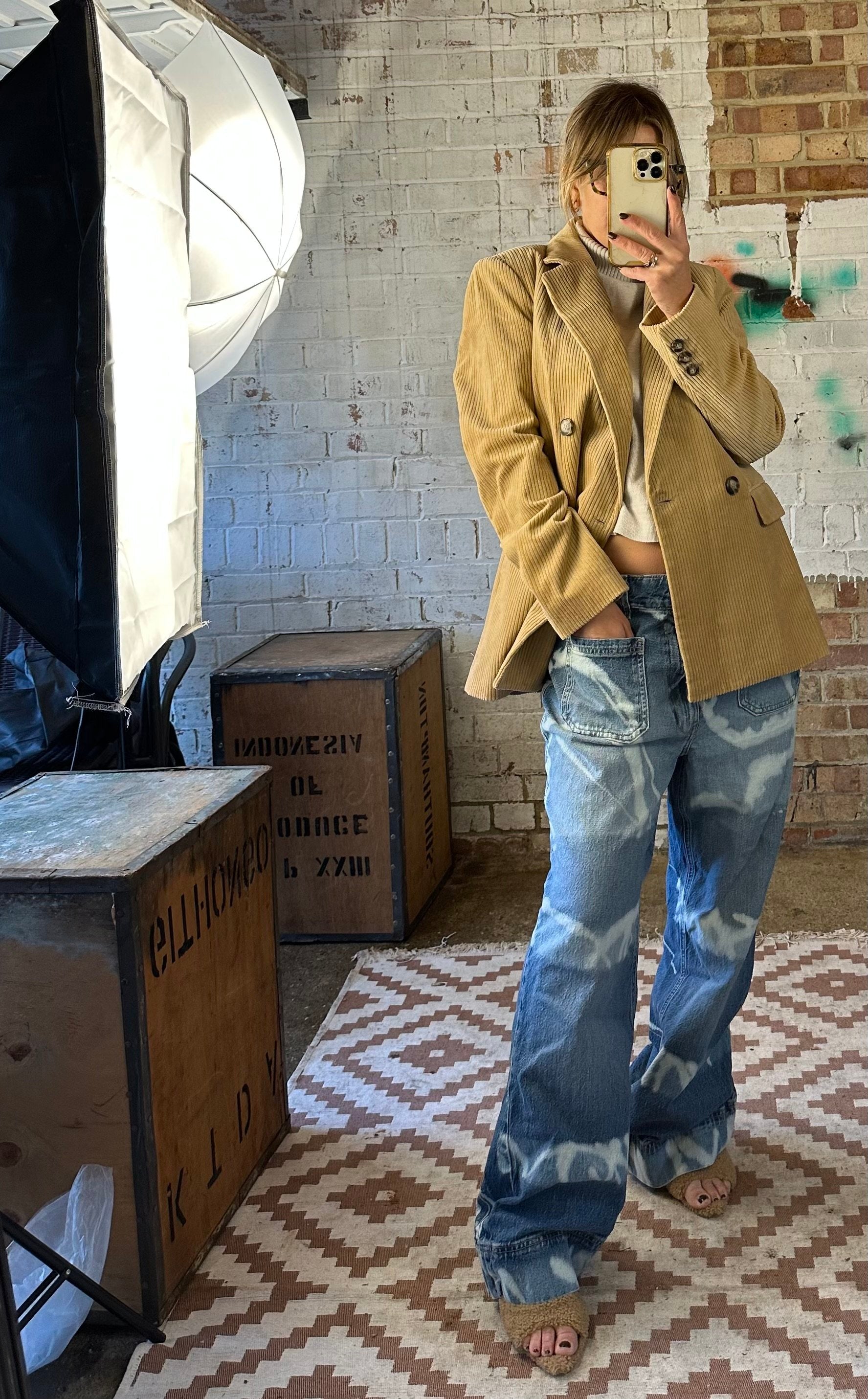 The Contrast Jean
