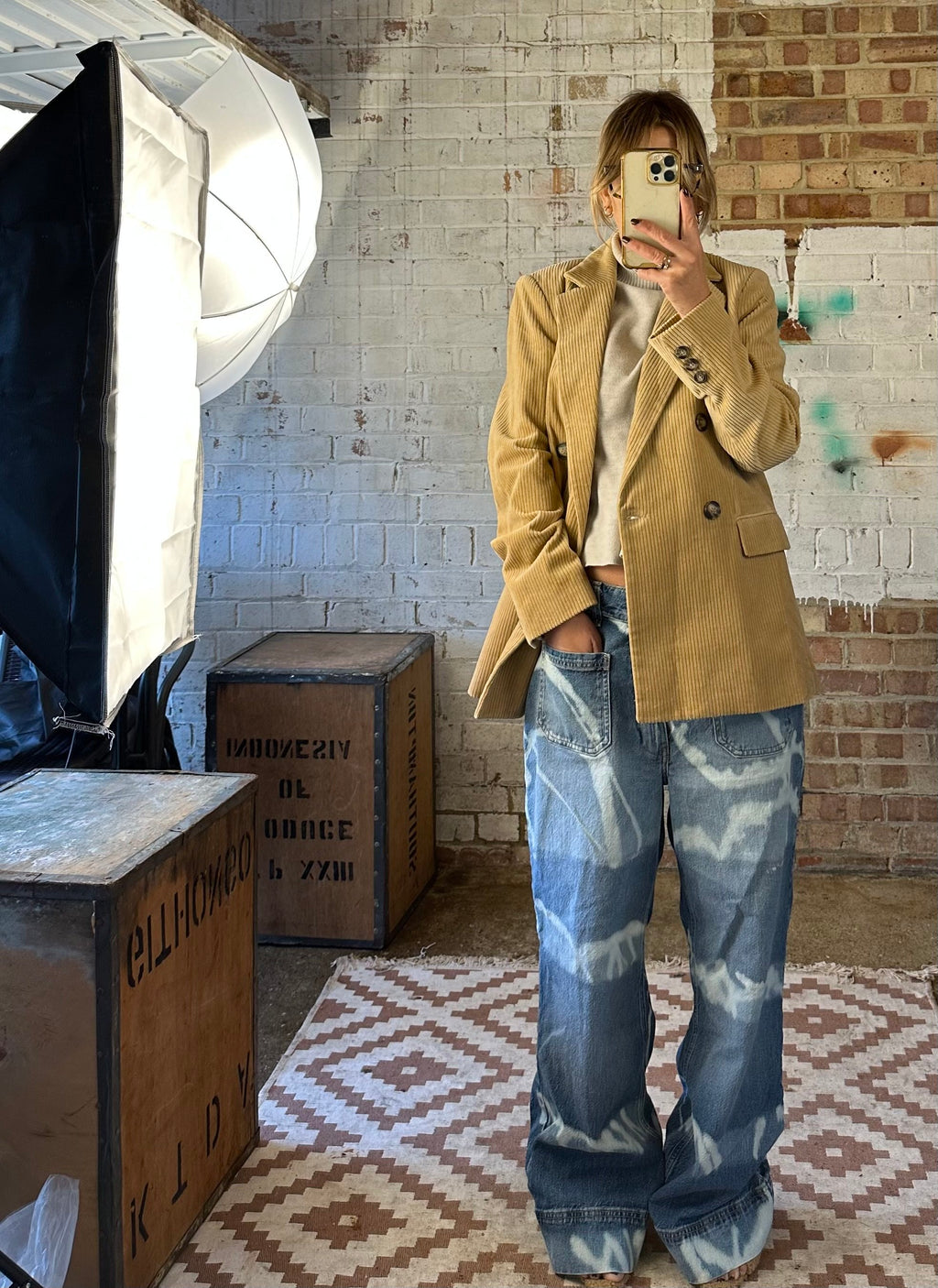 The Contrast Jean